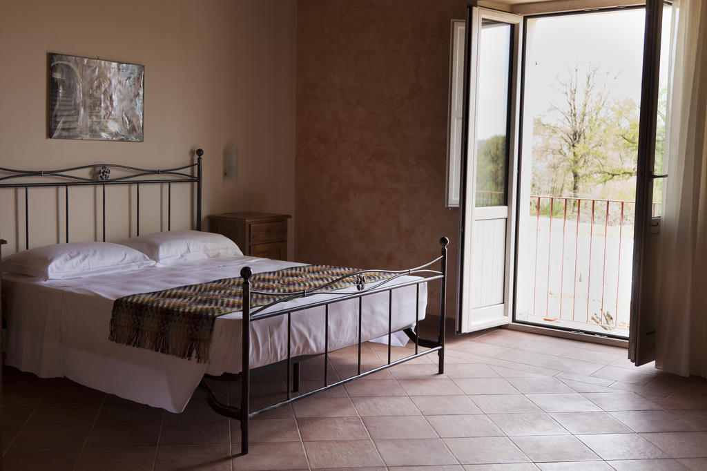 Agriturismo Creta Rossa Торре-Де-Руджеро Экстерьер фото