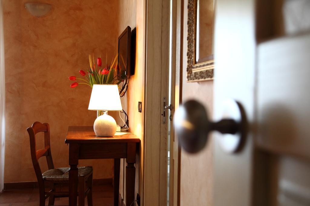 Agriturismo Creta Rossa Торре-Де-Руджеро Экстерьер фото